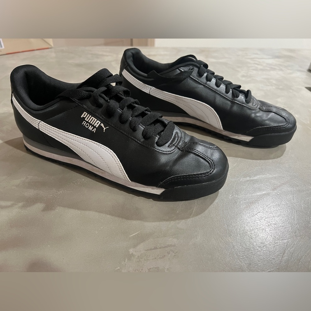 Puma men’s sz 8 black